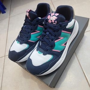 New Balance 5740 navy pink